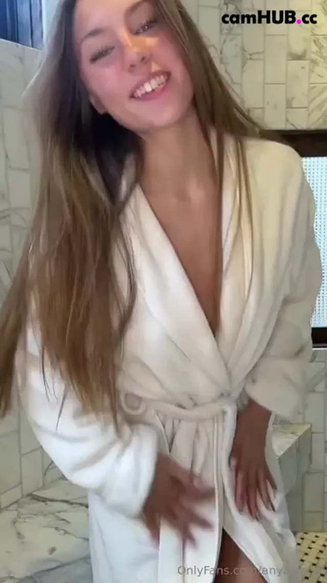 Anya Matusevich (anyalacey)