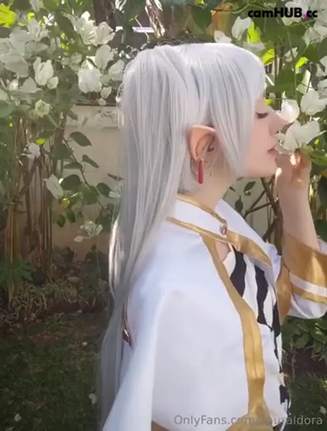 Aldora Chan Frieren Elf Cosplay Deep Pounding Naked pussy play