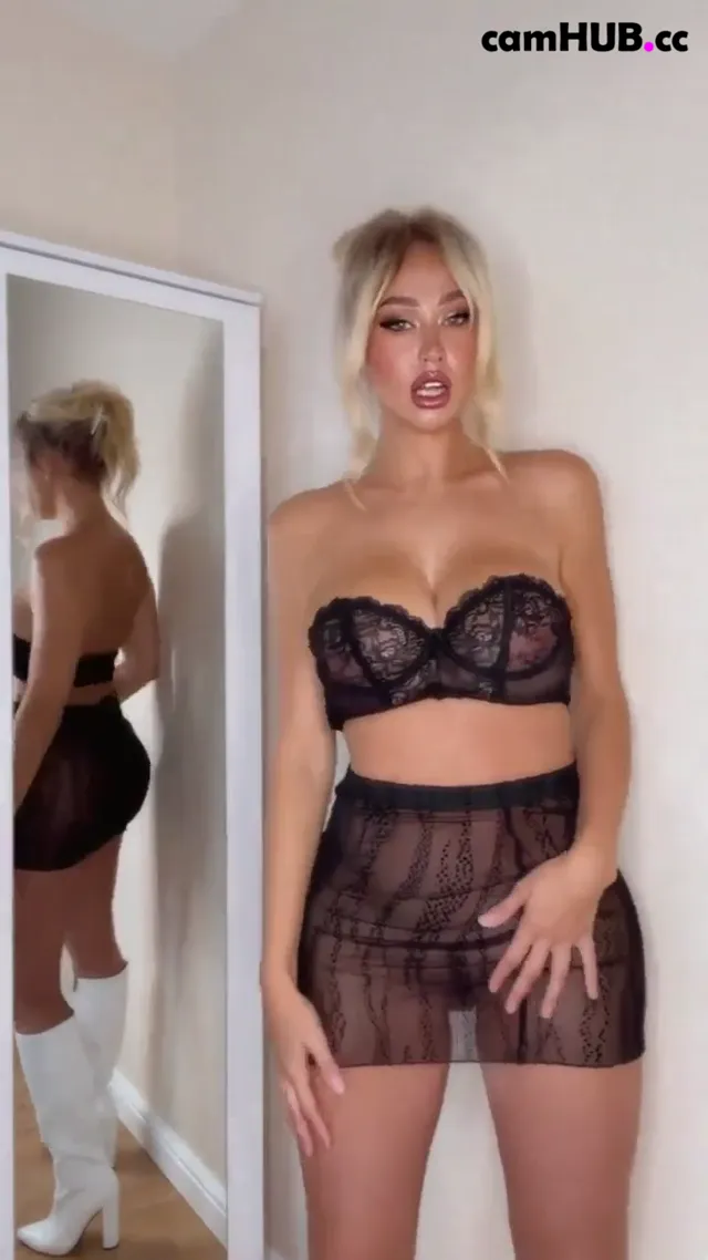 Sophie Reade Strips naked Onlyfans