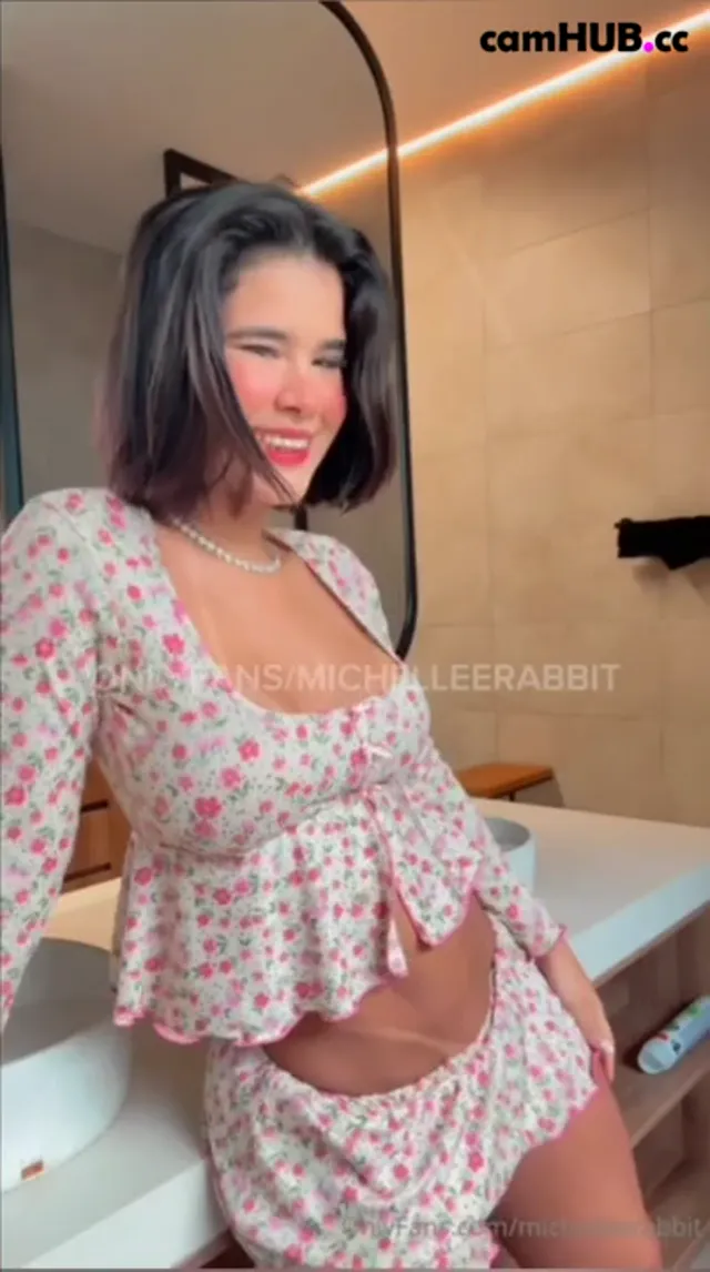 Michelle Rabbit Stuffs Her Ass With A Dildo Onlyfans