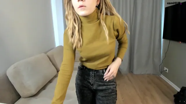 Gennygadley live on Chaturbate Strips down to her panties Lovely tits