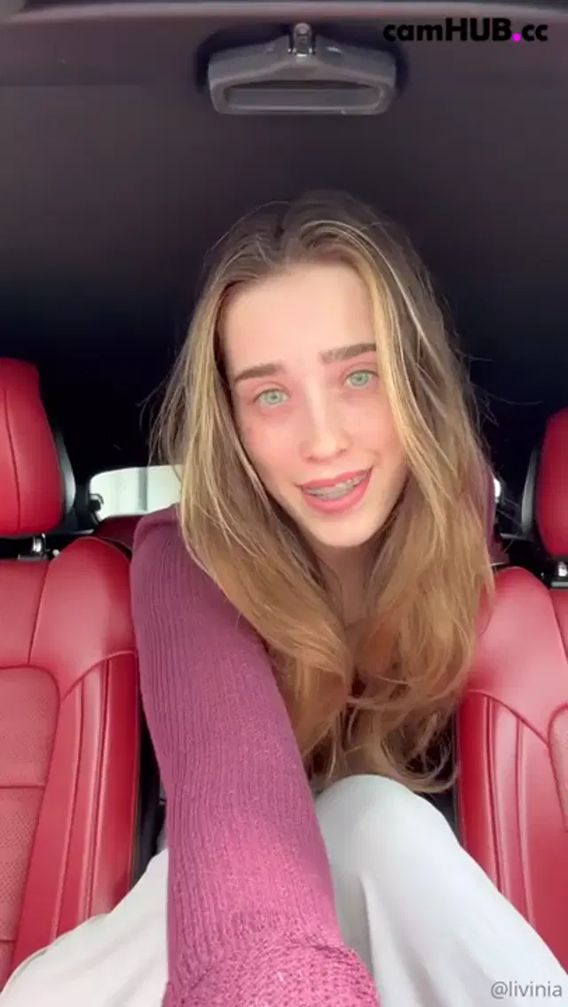Livinia Roberts Fingers Herself In The Car Onlyfans