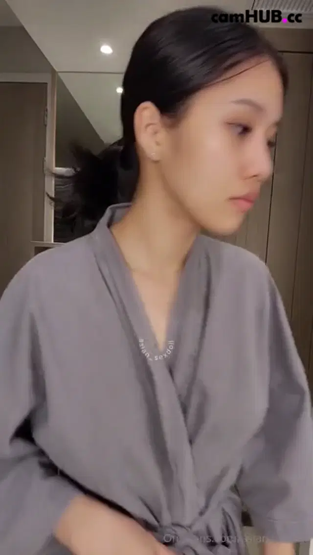 Asian_Sexdoll Strips Naked To Shower Onlyfans