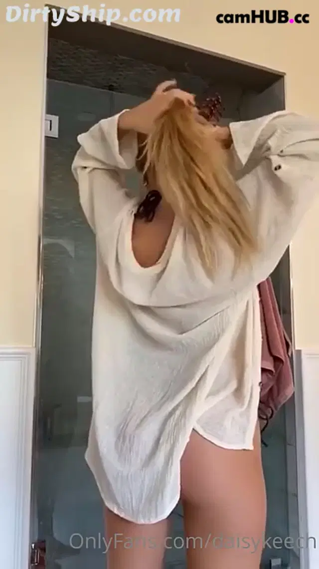 Daisy Keech Nude Strips Down OnlyFans