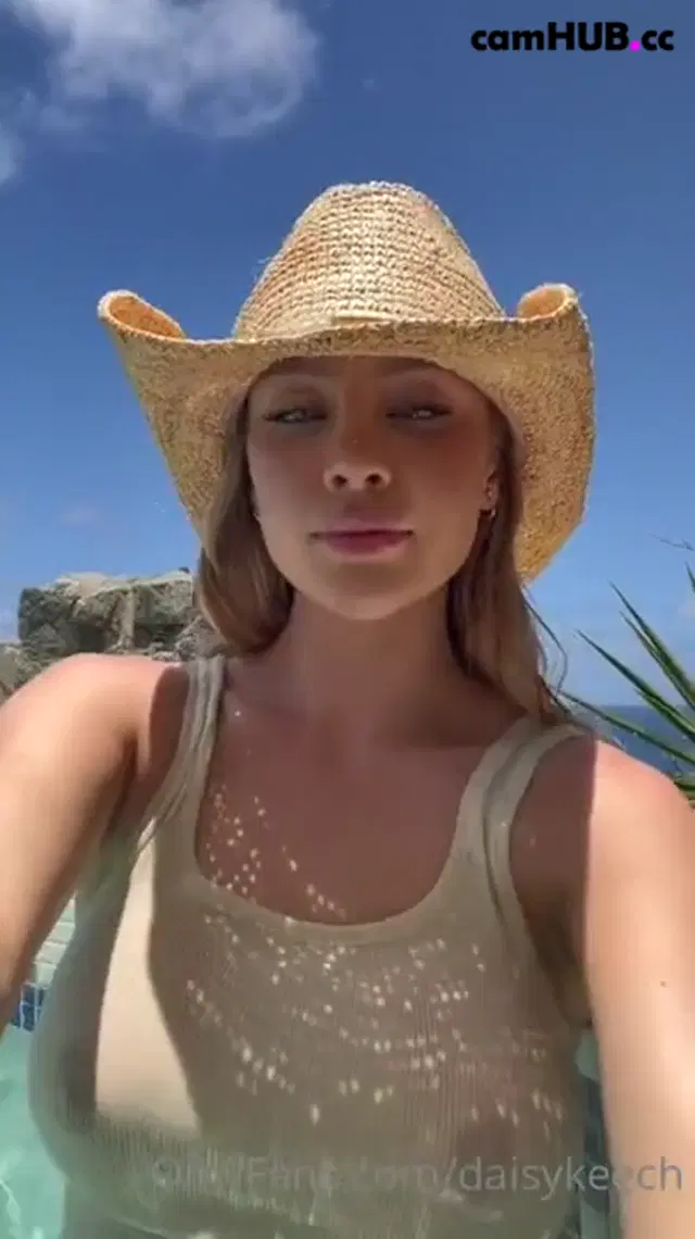 Daisy Keech No Bra See Through Top In The Pool Onlyfans