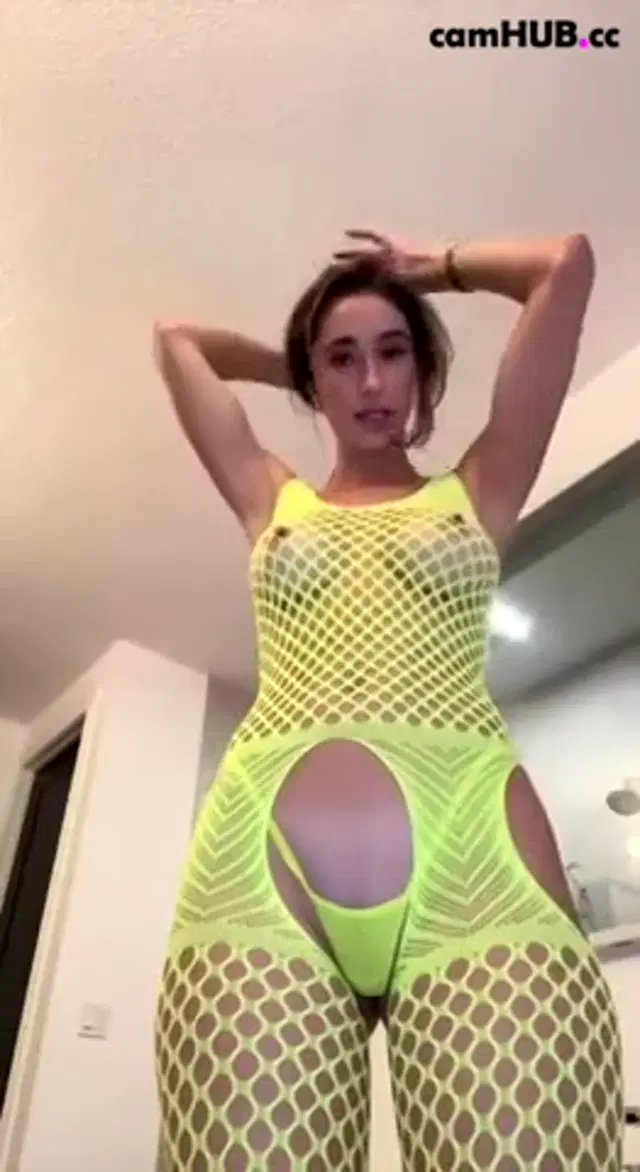 Itsnatalieroush Seduces You With Her Oiled all Nude Body Onlyfans