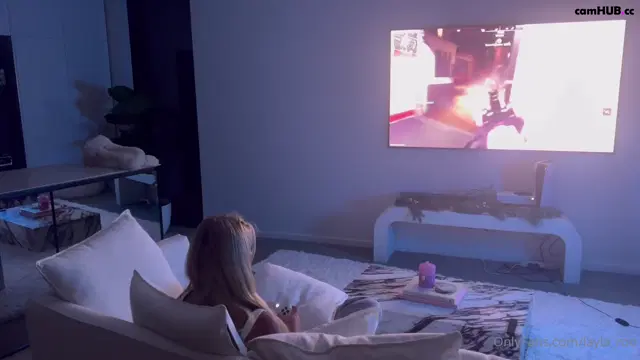 Layla_roo having sex while Playing Call of Duty Onlyfans