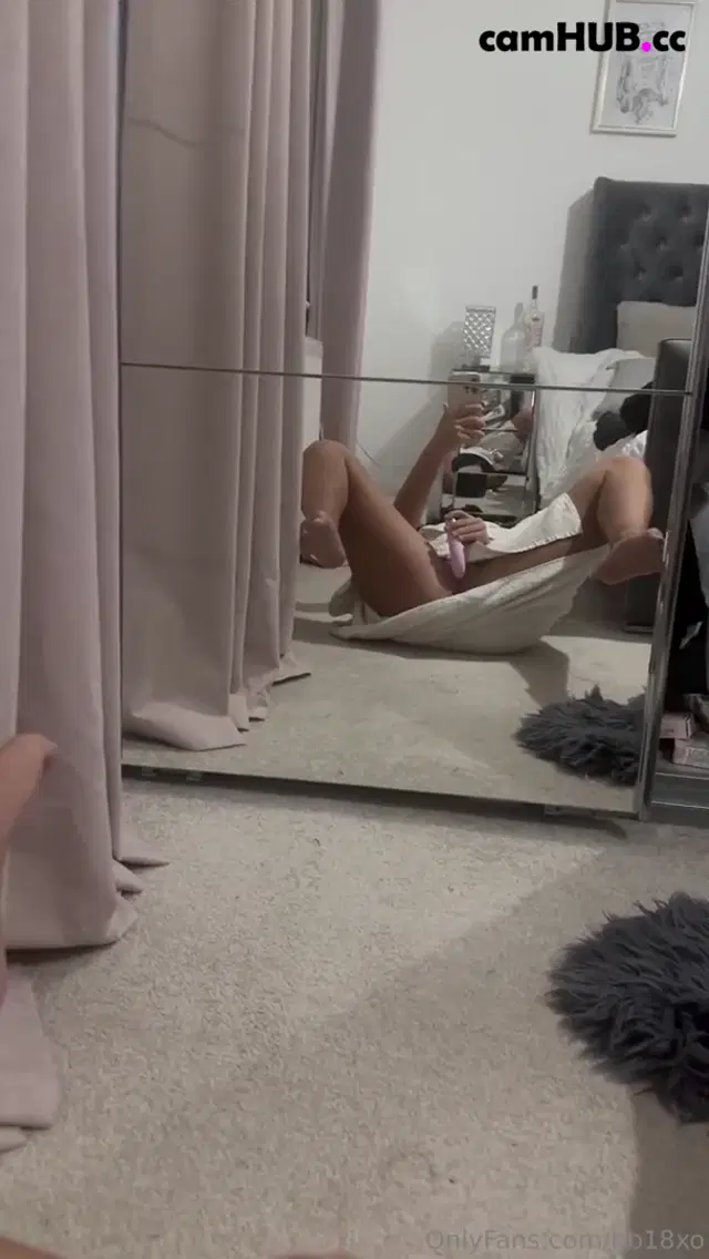 Petiteblondee Nude Vibe On Pussy Onlyfans