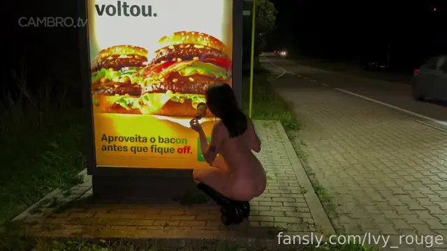 IvyFlash IvyRogue Dildo bus stop