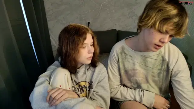 Bonnie_And_C1yde chaturbate footJob