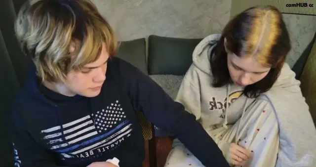 Bonnie_And_C1yde chaturbate naked teens