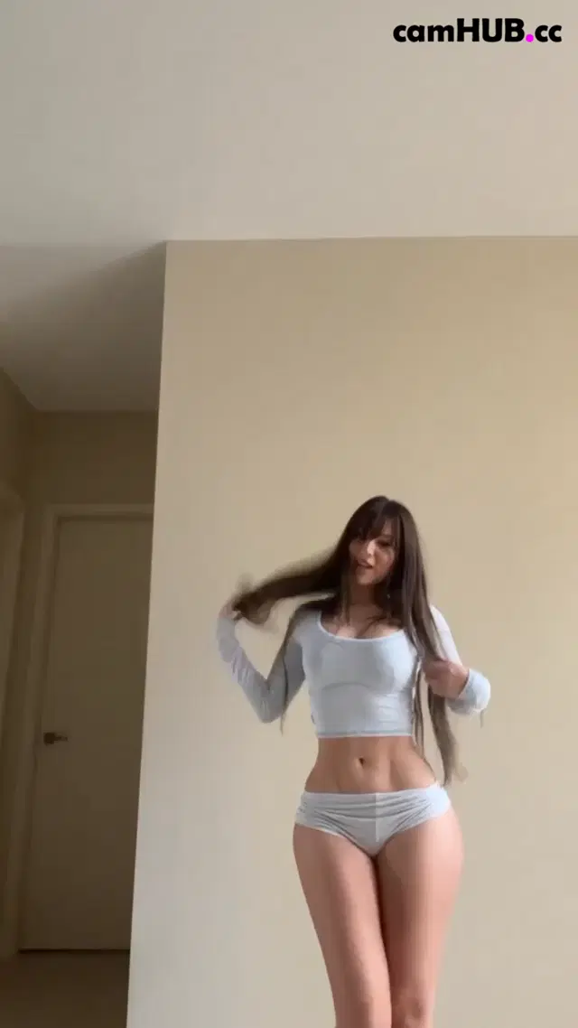 Mikaela Testa show 26