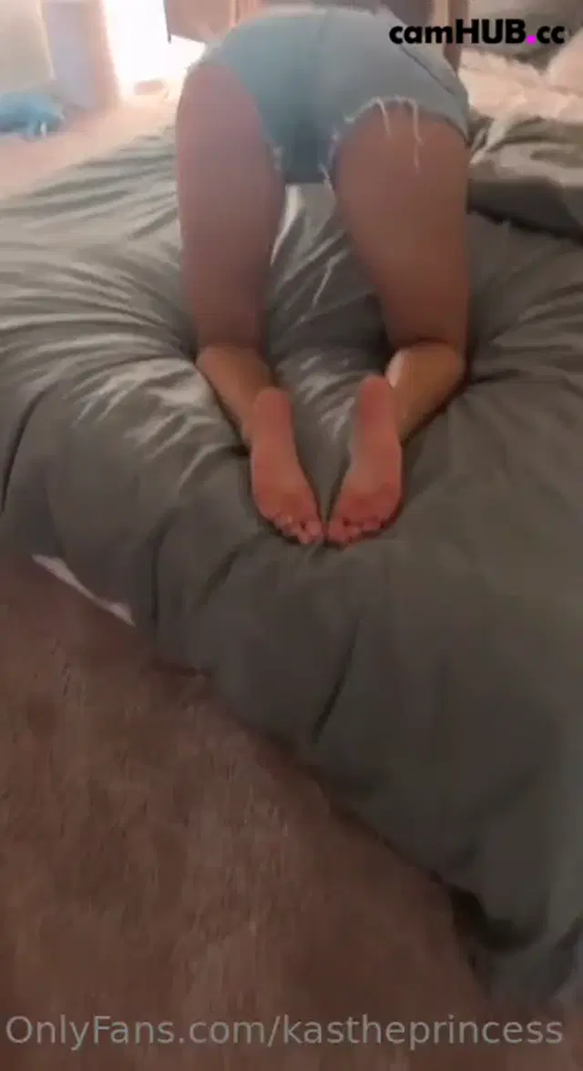 Kastheprincess Gives a blowjob & he shoots a big load on her tits Onlyfans