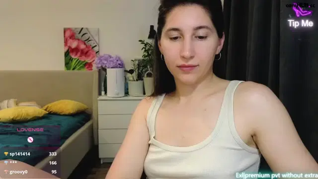 Marrycolins  nipples flashing