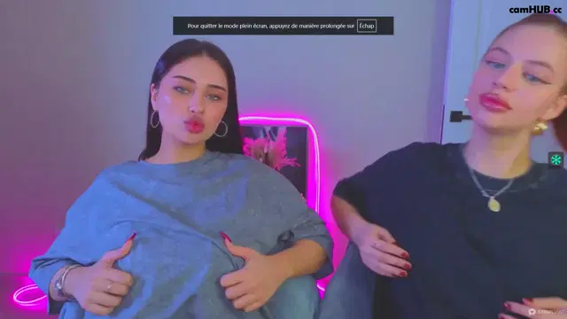 Sofia_plump show boobs