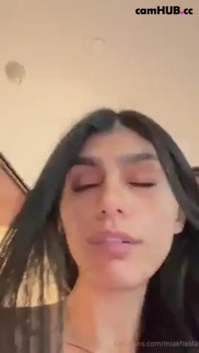 Mia Khalifa In Hotel Shower Flaunting Her Tits Onlyfans