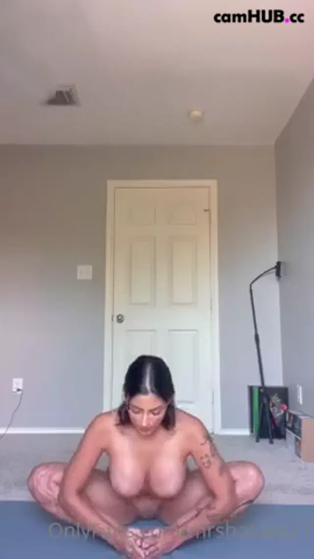 MrsHatake27 Doing Yoga Stretching While Naked Onlyfans
