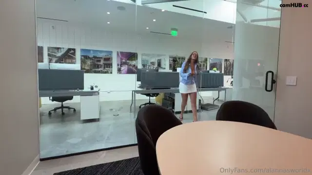 Alannasworldx Gets Plowed While Standing Up Onlyfans