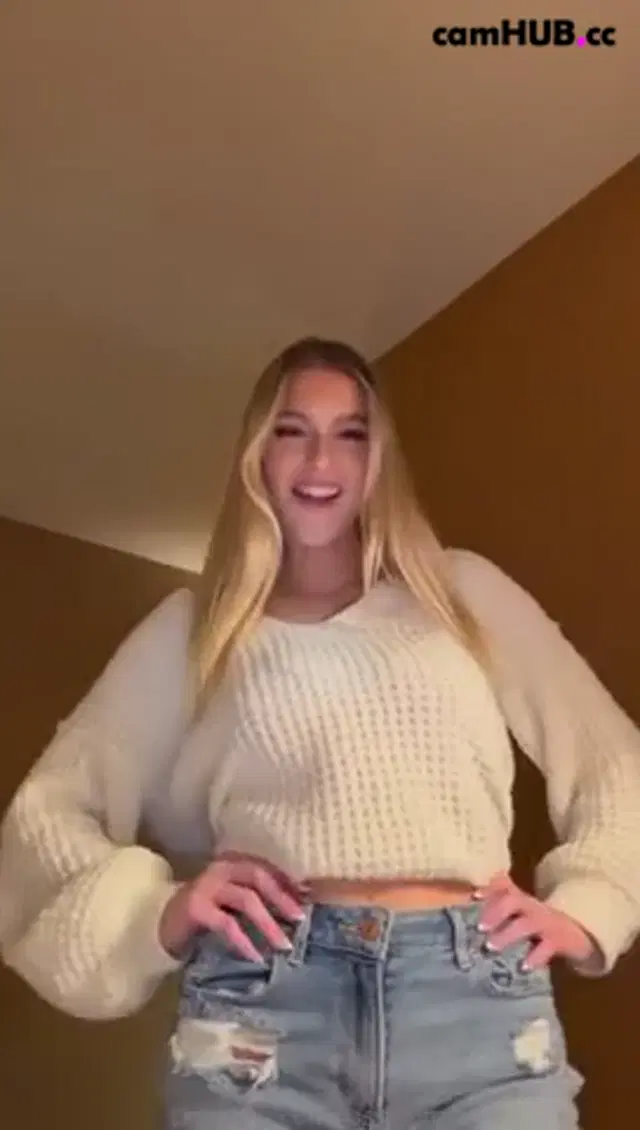 Cas Summer Teases And Rubs Her Pussy Onlyfans