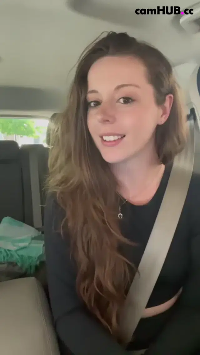 Nadiafox – McDonalds Drive thru!