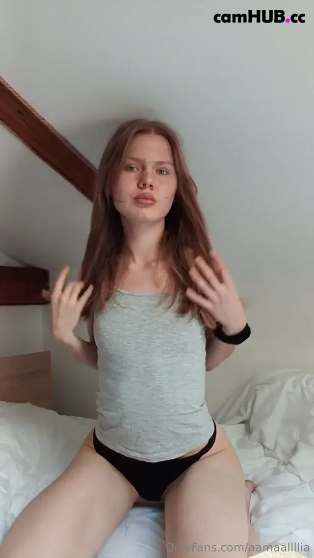 Aamaaliiaaa Skinny 18yr Old Puts A Dildo in Her Ass Onlyfans