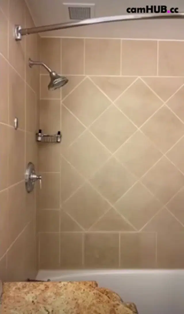 GraceCharisxo Live Naked Shower with Friend Onlyfans