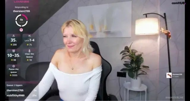 Julie_Lucas boobs wet top
