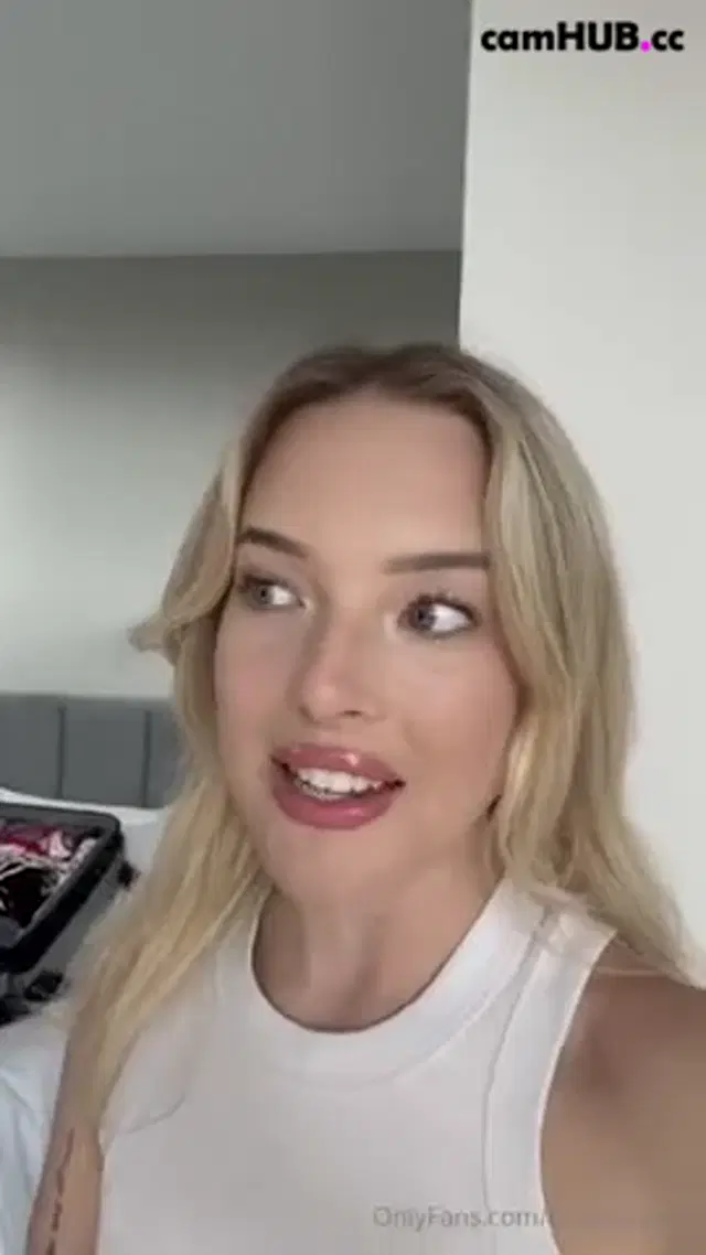 Millie Hannah Gets Her Pussy Eaten And Fucked On The Table Onlyfans