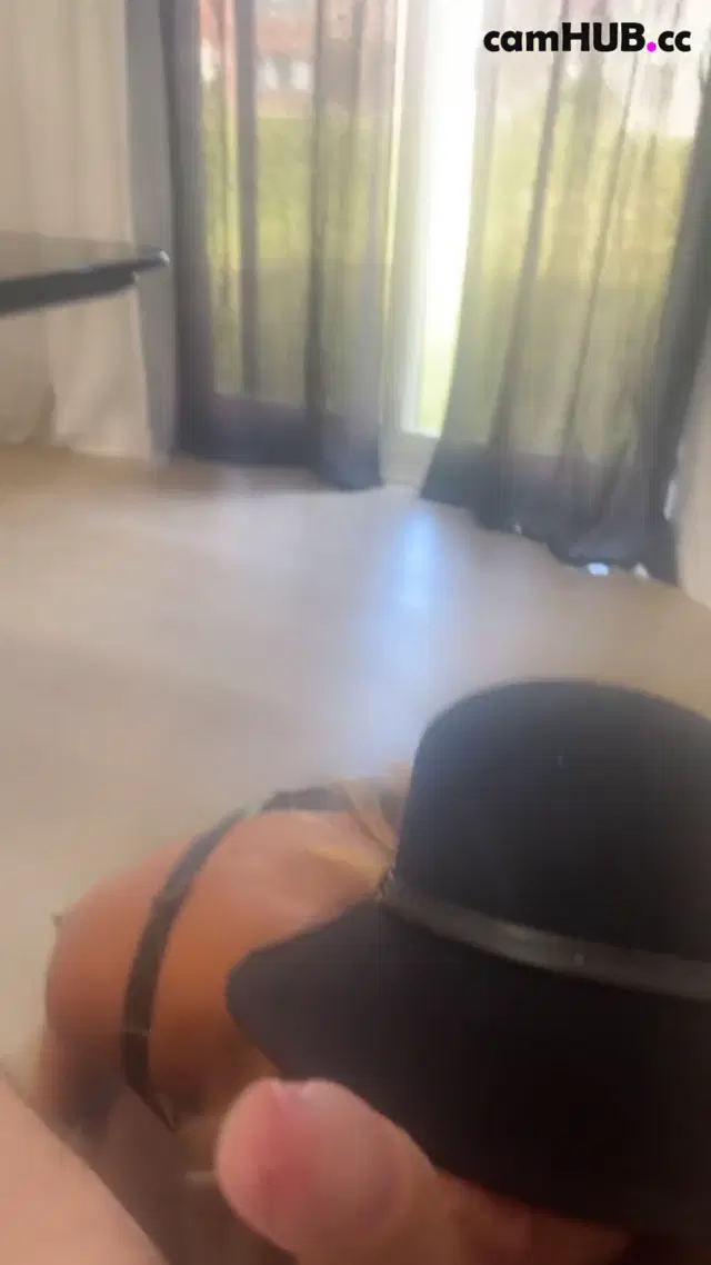 Auvrielle B/G BLOWJOB show 2