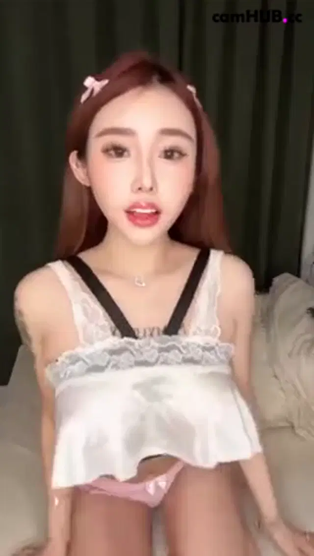 Bebe520 masturbates with big black dildo Onlyfans