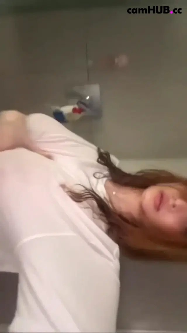 Anasteziii show boobs in shower