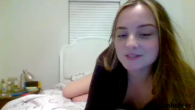 Katrina_xoxox chaturbate play with her wet pussy