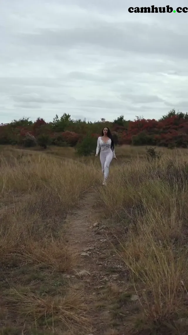 Louisa Khovanski show 6