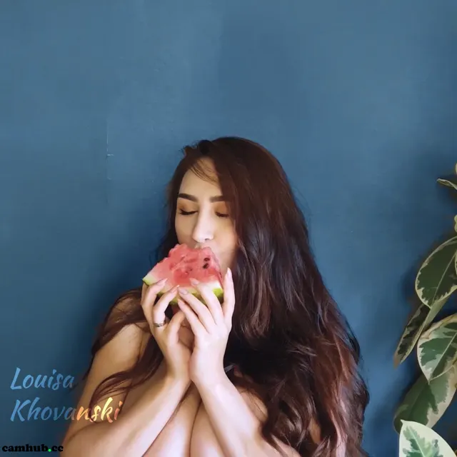 Louisa Khovanski show 42