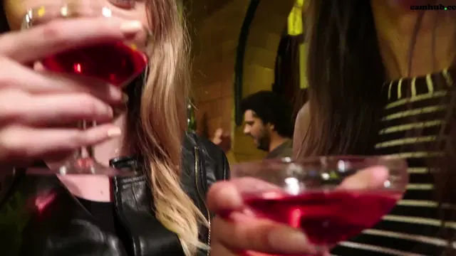 ManyVids VicaTS – Red hotel in Barcelona