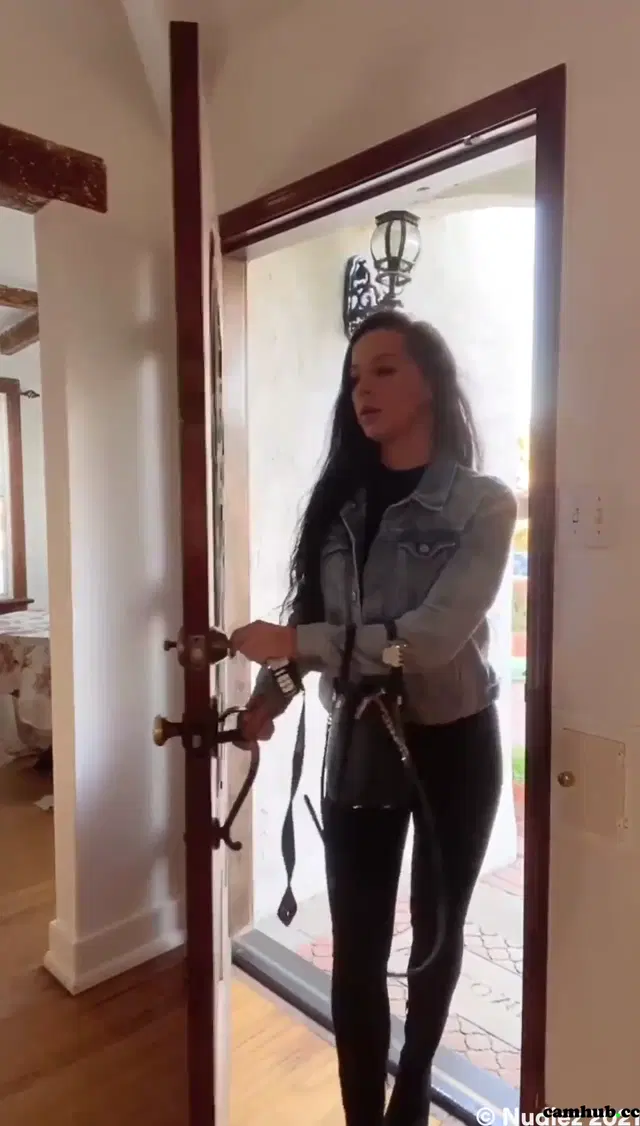Chrissy-Knox—Creamy-Pussy-Using-My-Favorite-Toy