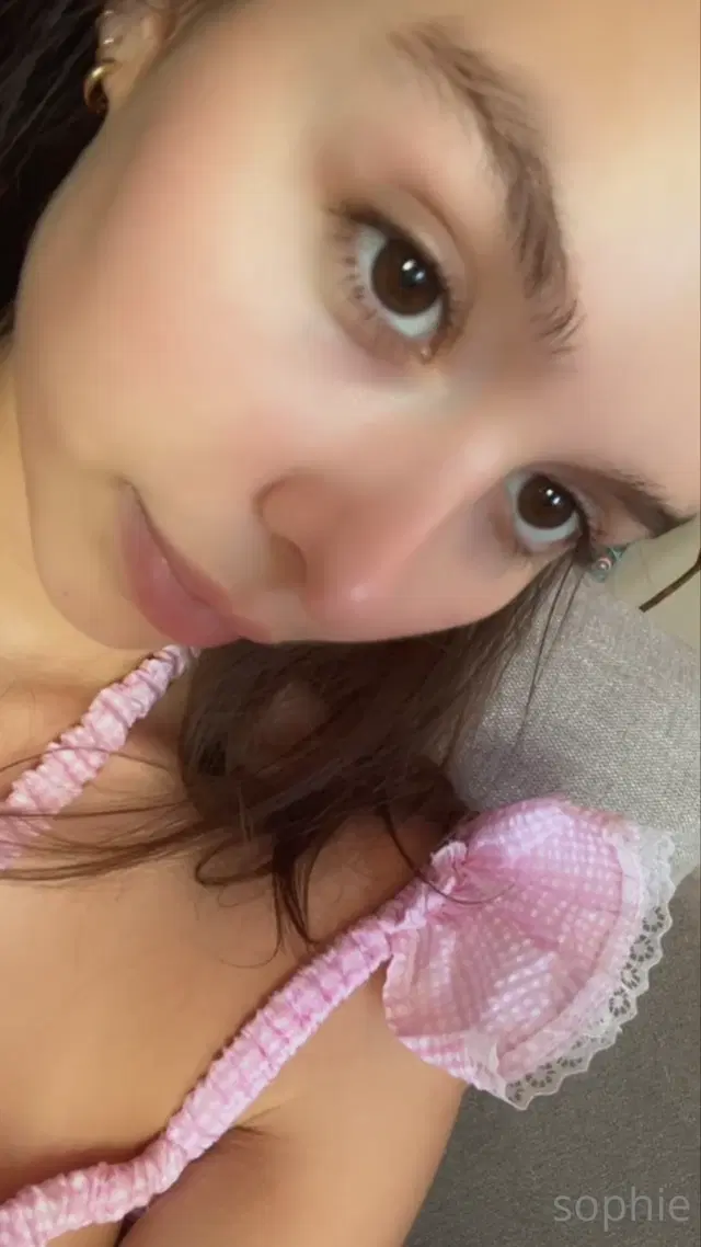 Sophie Mudd naked tits & pink lingerie