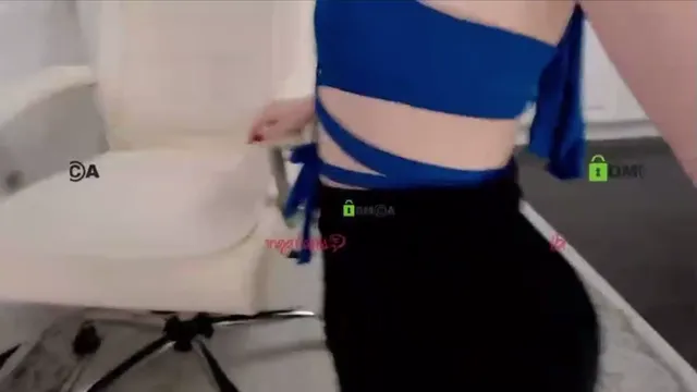 AnnaPoppy sexy ass 2