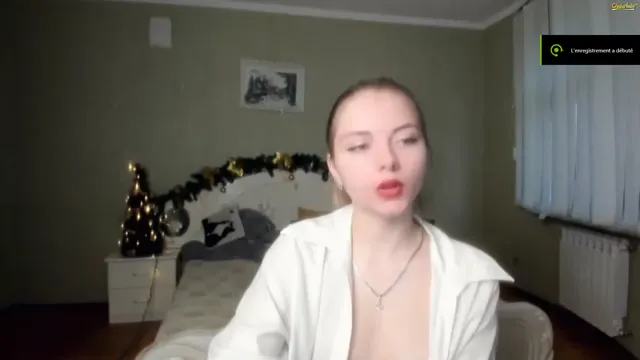 ALISACANDYY shows her wonderful boobs