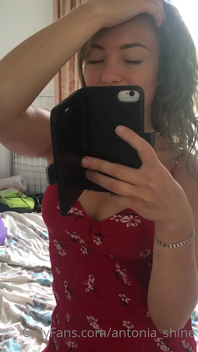 Antonia_shine OF 3