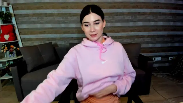 Polinahall naked & show tits