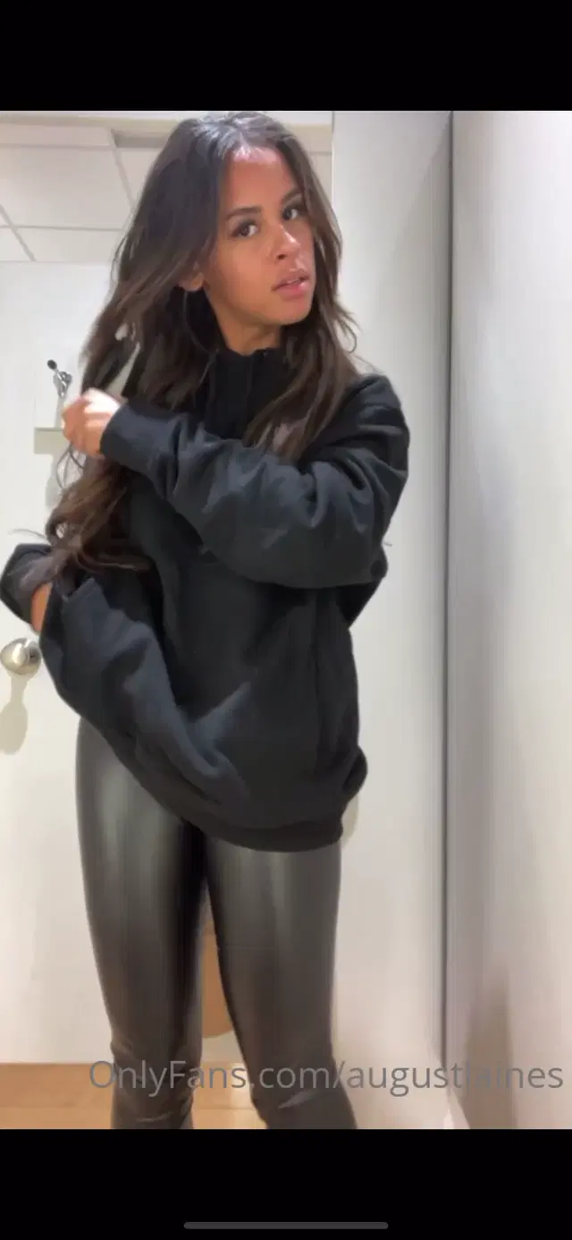 Augustlaines Onlyfans 11-11-2024 dress room fingering