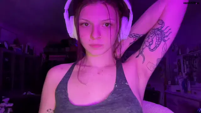 Ultravioletts Chaturbate 10-Dec-2024 shake her ass