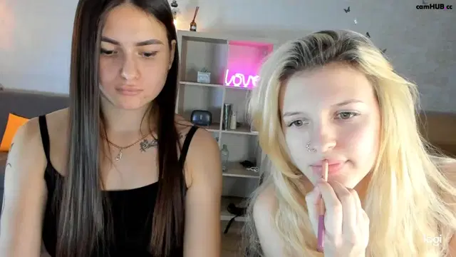 Caressyourself Chaturbate 17-12-2024 licks her friend’s vagina
