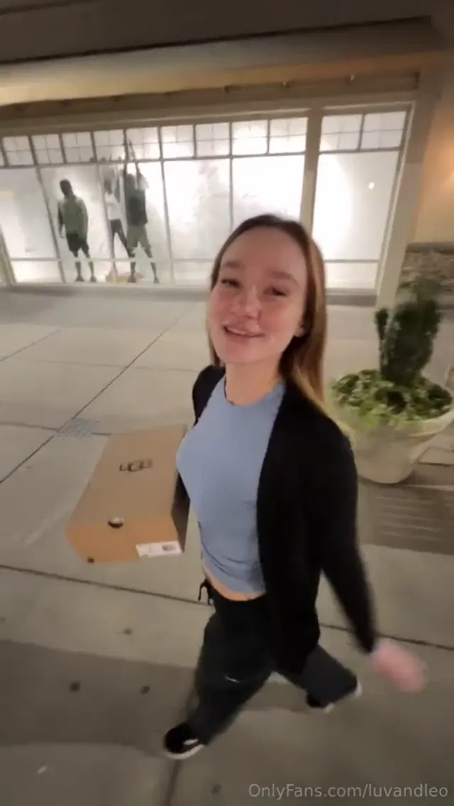 Luvandleo Onlyfans 12-Jan-2025 sucks a girl’s dick