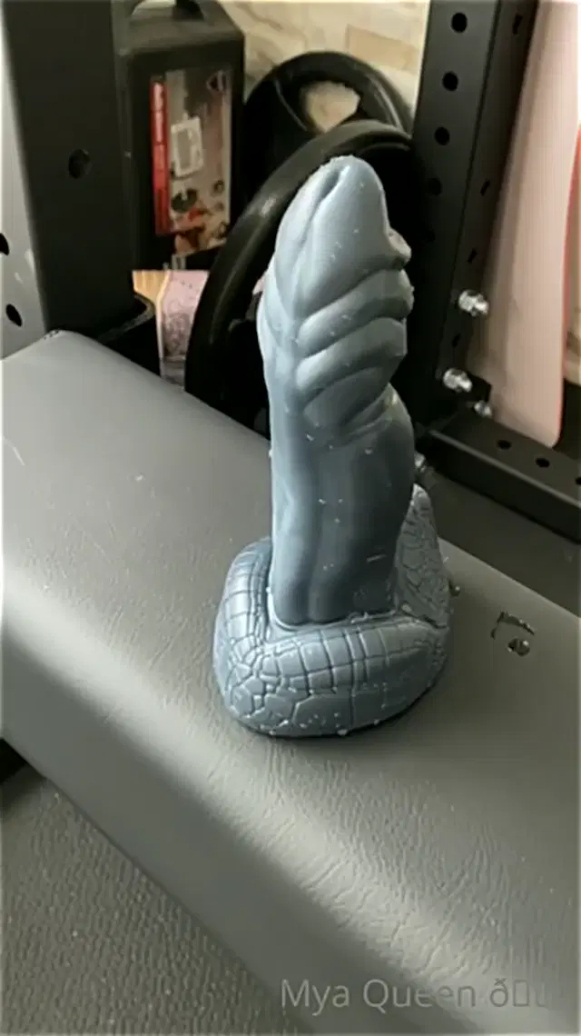 Mya Queen Onlyfans 12-Jan-2025 playing with her vagina