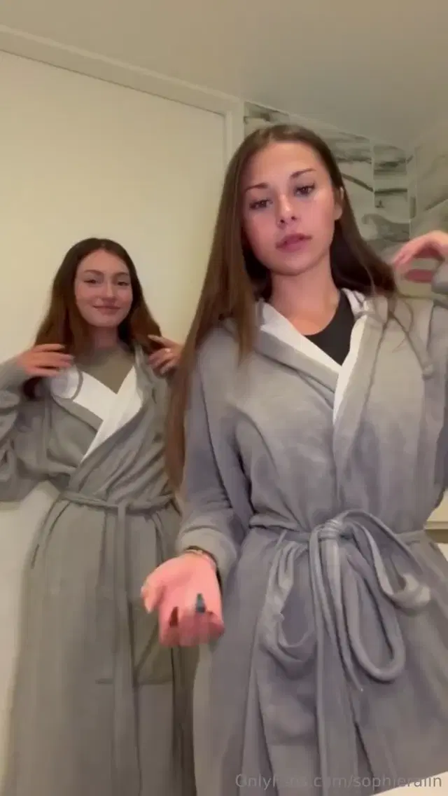 Sophie Rain X Skylarxrae Onlyfans 11-Feb-2025 pose in front of the camera