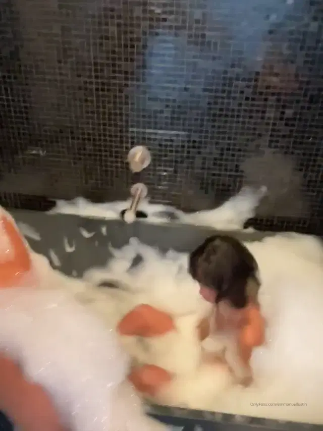 Emmanuel Lustin Onlyfans 11-Feb-2025 sex in the bathroom with foam