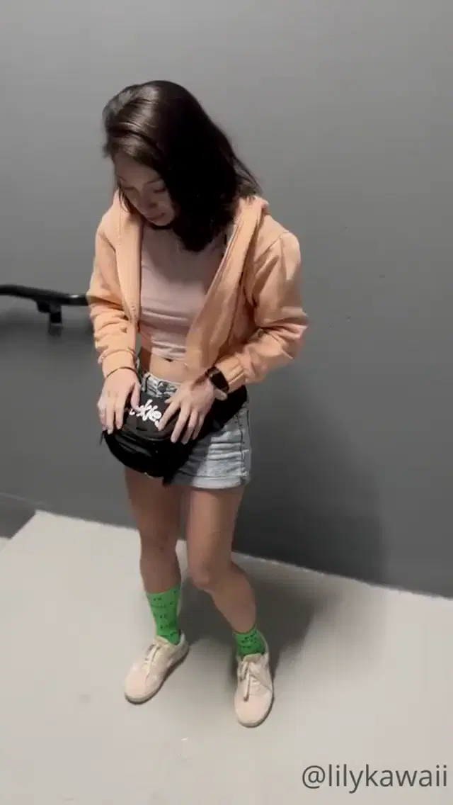 Lily Kawaii Onlyfans 11-Feb-2025 greedily sucks a dick and jumps on it