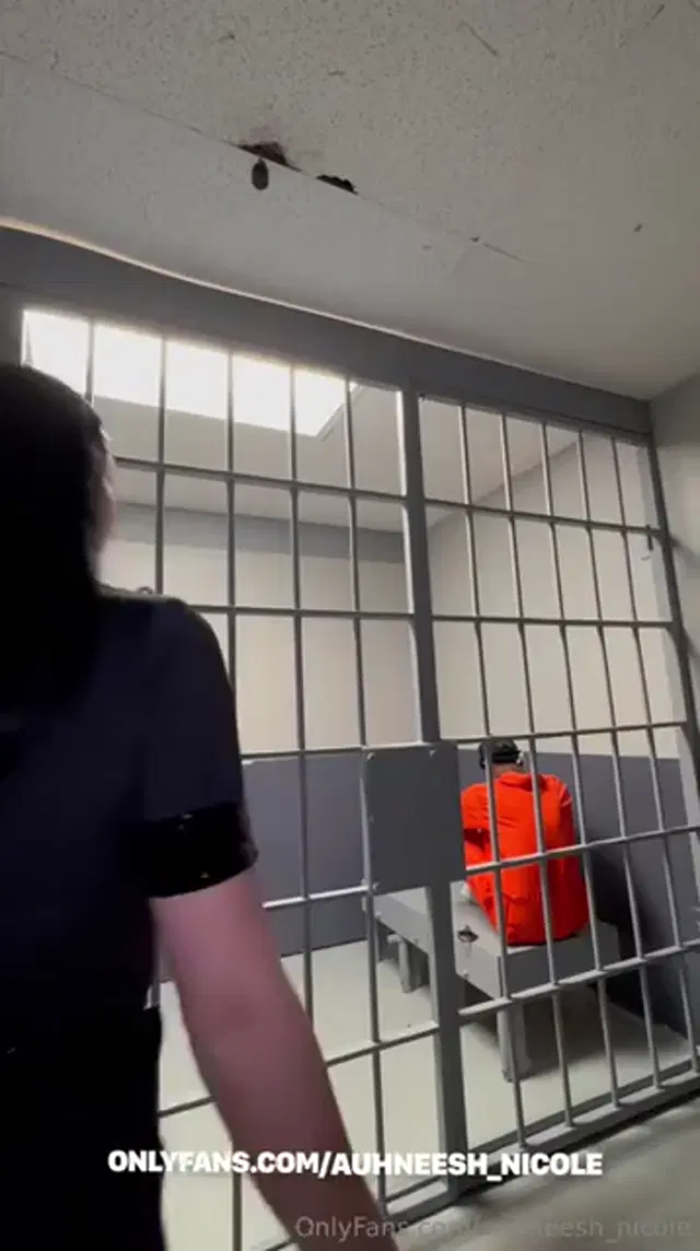 Auhneesh Nicole Onlyfans 11-Feb-2025 prisoner fucks two prostitutes
